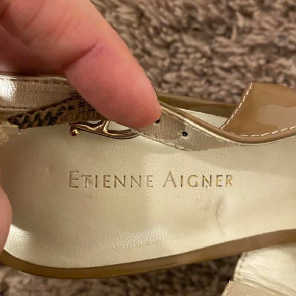 Etienne Aigner brown/tan low heel shoes - Picture 6 of 6